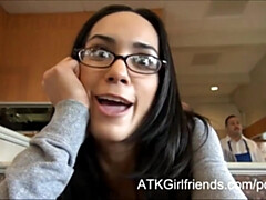 お尻, フェラチオ, イく瞬間, 足コキ, 眼鏡, Hd, 自然山雀, ストリッピング