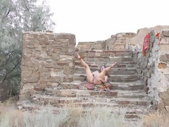 Брюнетки, Европейки, Мастурбация, Милф, Натуральные, На природе, Соло