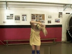 Aziatisch, Blond, Pijpbeurt, Rondborstig, Natuurlijk, Tepels, Kut duiken, Tieten likken