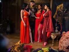 Culo, Culo grande, Morena, Estilo perrito, Ffm, Pajear, Sexo duro, Trio