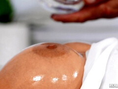 巨乳な, チン, フェティッシュ, 手コキする, なめる, マッサージ, 淫乱熟女, オマンコ