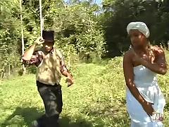 Grosser schwanz, Schwarz, Blondine, Doppelpenetration, Schwarz, Hardcore, Latina, Im freien
