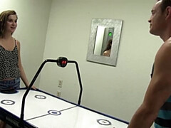 Sucer une bite, Éjaculation interne, Tir de sperme, Faciale, Talons, Masturbation, Rasée, Gicler