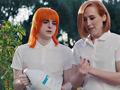 In den arsch, Grosse titten, Blasen, Piercing, Rotschopf, Transfrau, Flotter dreier, Titten