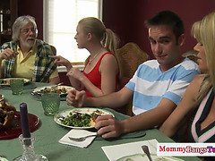 Брюнетки, Семяизвержение, Собачьи, Хд, Лизание, Милф, Тату, Втроем