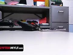 За кулисами, Глубокая глотка, Доминирование, Лизание, Киски, Стриптиз, Табу, Молоденькие