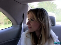 Amateur, Sucer une bite, Voiture, Tromperie, Branlette thaïlandaise, De plein air, Pov, Public