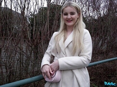 Enthousiasteling, Lieveling, Grote lul, Blond, Diep in de keel, Natuurlijke tieten, Buiten, Nat