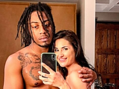 Cul, Sucer une bite, En levrette, Noir ébène, Branlette thaïlandaise, Interracial, Plan cul à trois, Jouets