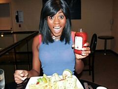 Grosse bite, Mignonne, En levrette, Branlette thaïlandaise, Interracial, Pov, Maigrichonne, Adolescente