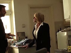 Grote mammen, Gebondenheid, Brits, Sperma in mond, Dominatie, Fetisj, Rijpe lesbienne, Speelgoed