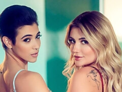 Fingern, Küssen, Masturbation, Muschi, Rasiert, Strümpfe, Entkleiden, Titten