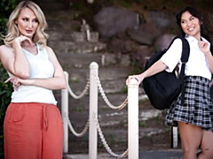 Пальцем, Лесбиянка, Лизание, Белье, Мастурбация, Милф, Бритые, Сиськи