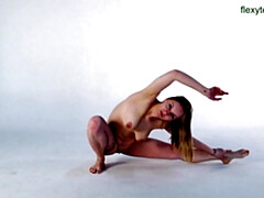 Brunette brune, Femelle, Nue, Chatte, Solo, Sport, Adolescente, Nénés