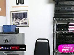 Hinterzimmer, Grosse titten, Handjob, Reif, Muschi