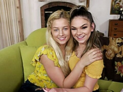 Küssen, Lesbisch, Lecken, Masturbation, Natürlichen titten, Muschi, Entkleiden, Titten