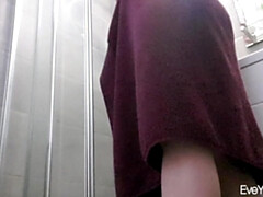 茶髪の, 大学生, 学生寮, 女, 小柄, シャワー, 一人, のぞき