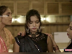 Большие сиськи, Семяизвержение, Двойное проникновение, Дрочка ногами, Секс без цензуры, Домашнее видео, Индианки, Сиськи