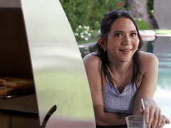 Grosse titten, Braunhaarige, Kleid, Aufs gesicht abspritzen, Hd, Latina, Natürlichen titten, Tätowierung