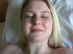 Leie, Besamung, Fussjob, Freundin, Muschi, Rasiert, Schlafend, Titten