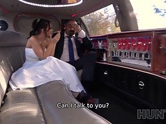 Gros seins, Sucer une bite, Brunette brune, Voiture, Pov, Chatte, Réalité, Tatouage