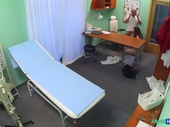 フェラチオ, イく瞬間, 医者, 顔射, 指いじり, なめる, 看護婦, ユニフォーム