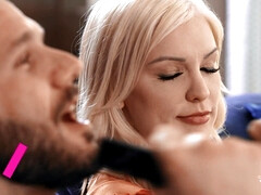 Blondine, Blasen, Küche, Masturbation, Arsch lecken, Flotter dreier, Titten, Spielzeuge