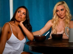 Culo grande, Tetas grandes, Morena, Besar, Lesbiana, Lamidas, Masturbación, Coño