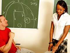 Gros cul, Grosse bite, Sucer une bite, En levrette, Noir ébène, Élève, Adolescente, Nénés