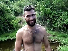 Verga grande, Penetracion con dedos, Peludo, Pajear, Orgasmo, Al aire libre, Tatuaje, Trio