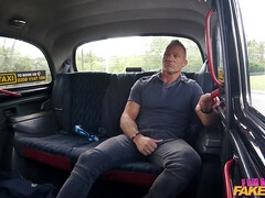 デカパイ, ブロンド, 車, ヨーロピアン, 手コキする, オナニー, 淫乱熟女, 濡れ