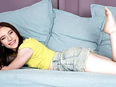 18 ans, Amateur, Cul, Seins naturels, Rousse roux, Cheveux courts, Dénudage, Nénés