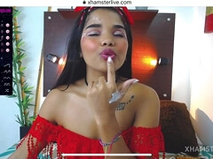 Cute teen jaw-dropping live video