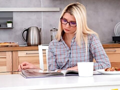 Grosser arsch, Grosser schwanz, Blondine, Blasen, Küche, Natürlichen titten, Jungendliche (18+), Titten