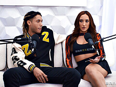 Grosser arsch, Grosse titten, Blasen, Braunhaarige, Milf, Muschi, Rock, Flotter dreier