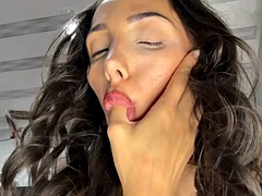 Leie, Fingern, Behaart, Latina, Masturbation, Pov, Solo, Titten