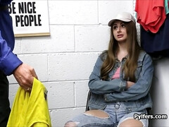 Leie, Arsch, Grosse titten, Fingern, Büro, Muschi, Spion, Eng