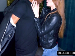 Grosser schwanz, Braunhaarige, Hardcore, Monster, Piercing, Muschi, Reiten, Rasiert