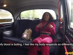 Amateur, Cul, Sucer une bite, Européenne, Fille latino, De plein air, Petite femme, String