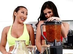 Grosser arsch, Küssen, Lecken, Lingerie, Masturbation, Muschi, Entkleiden, Titten