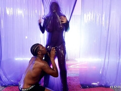 In den arsch, Schwarz, Braunhaarige, Schwanz, Hd, Absätze, Interrassisch, Latina