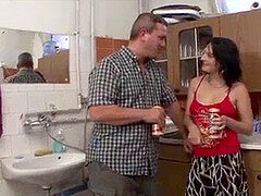 Leie, Blasen, Braunhaarige, Spermaladung, Aufs gesicht abspritzen, Selbstgemacht, Reif, Milf