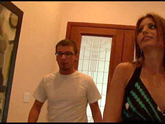 Sucer une bite, Brunette brune, Mère que j'aimerais baiser, De plein air, Séduite