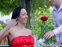 Enthousiasteling, Kont, Grote lul, Grote mammen, Bruinharig, Sperma shot, Handbeurt, Kut duiken