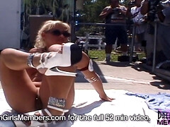 Leie, Blondine, Braunhaarige, Vollbusig, Im freien, Öffentlich, Titten, Vintage