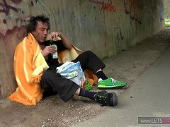 Grote lul, Lul, Handbeurt, Moeder die ik wil neuken, Buiten, Pissen, Douche, Zuigen