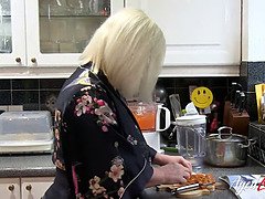 デカ尻, デカパイ, エロ熟女, 指いじり, お婆さん, オーガズム, 叫ぶ, 妻