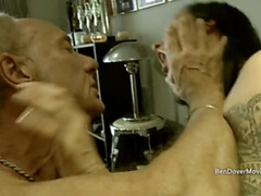 Blasen, Britisch, Kehlenfick, Hardcore, Hd, Küssen, Rau, Titten