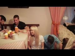 ブロンド, フェラチオ, カップル, 口内発射, キス, オナニー, 乳首, ストリップ
