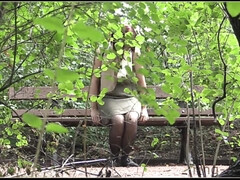 Большие сиськи, Брюнетки, Грудастые, Эксгибиционист, Мамочка, Натуральные сиськи, На природе, На публике